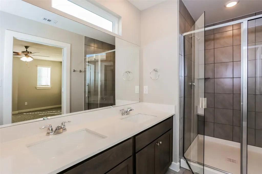 714 Lacewing Drive Arlington TX 76005