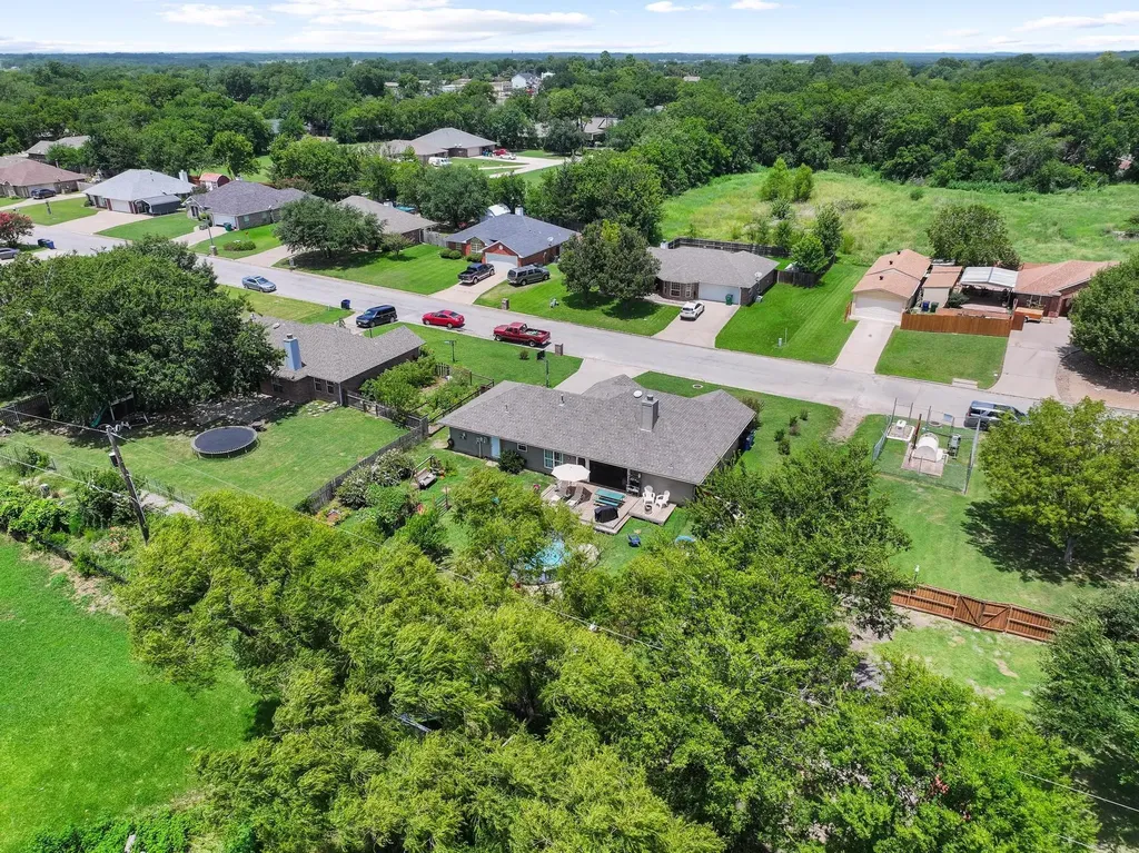 213 Bryant Street Pottsboro TX 75076