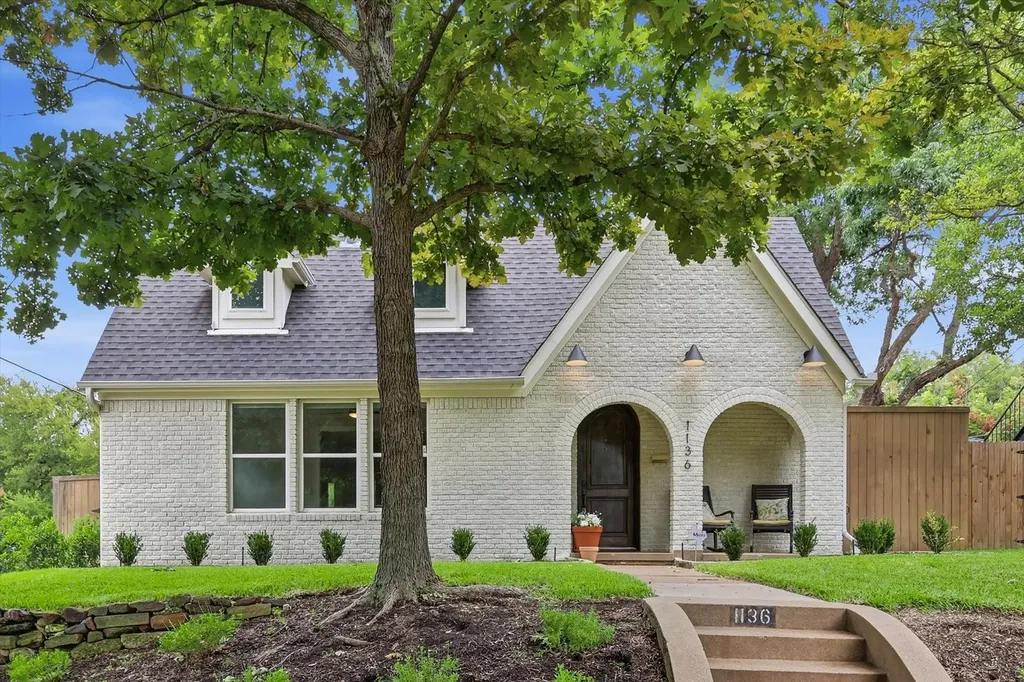1136 Woodlawn Avenue Dallas TX 75208