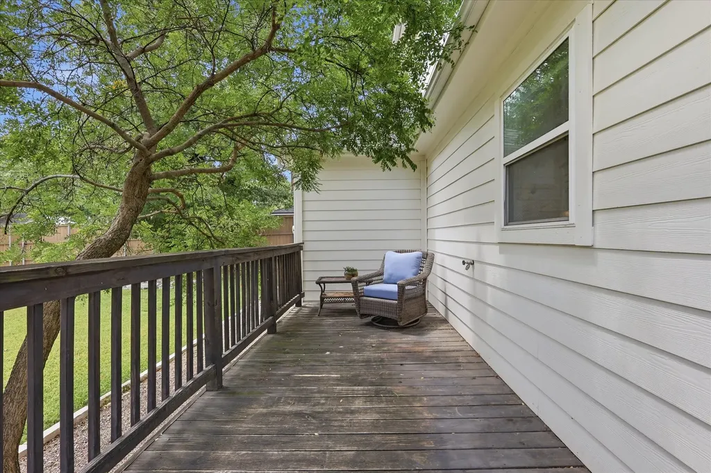 1136 Woodlawn Avenue Dallas TX 75208