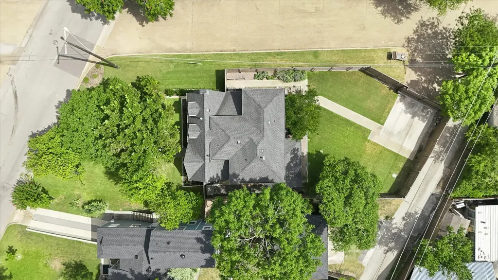 1136 Woodlawn Avenue Dallas TX 75208