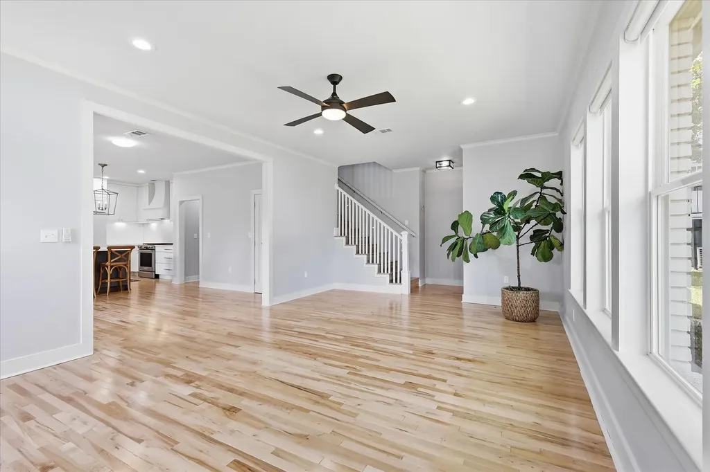 1136 Woodlawn Avenue Dallas TX 75208