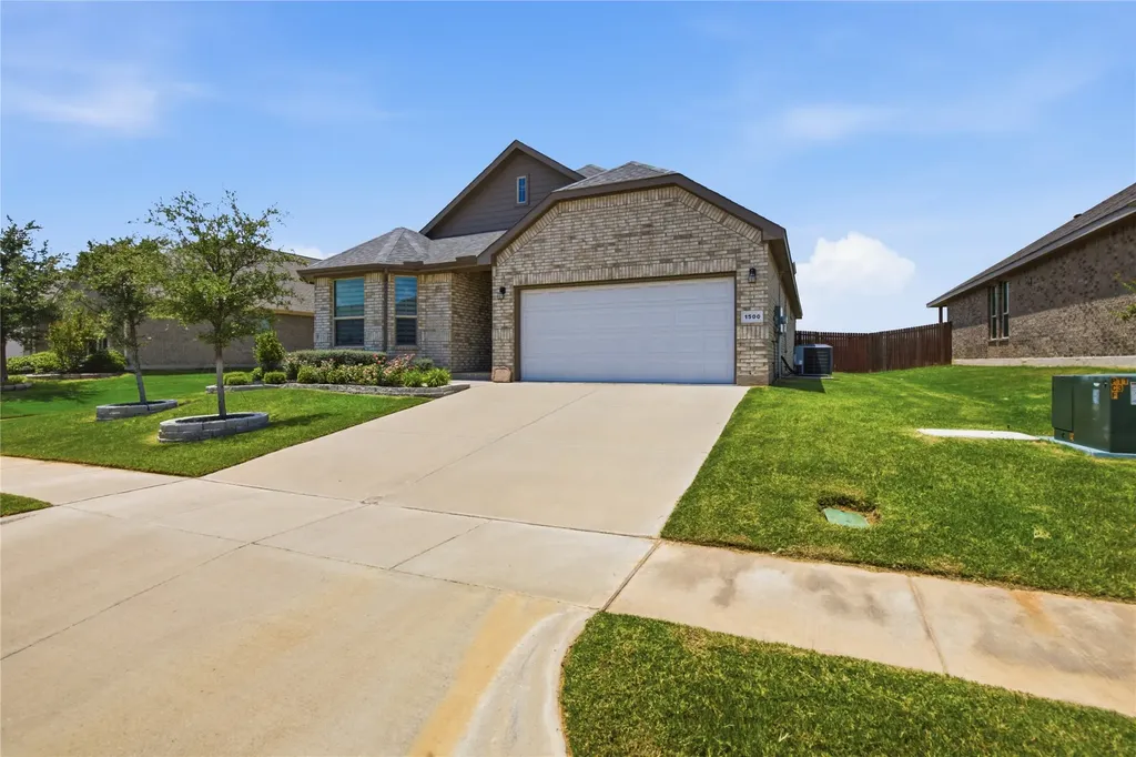 1500 Seabiscuit Drive Granbury TX 76049