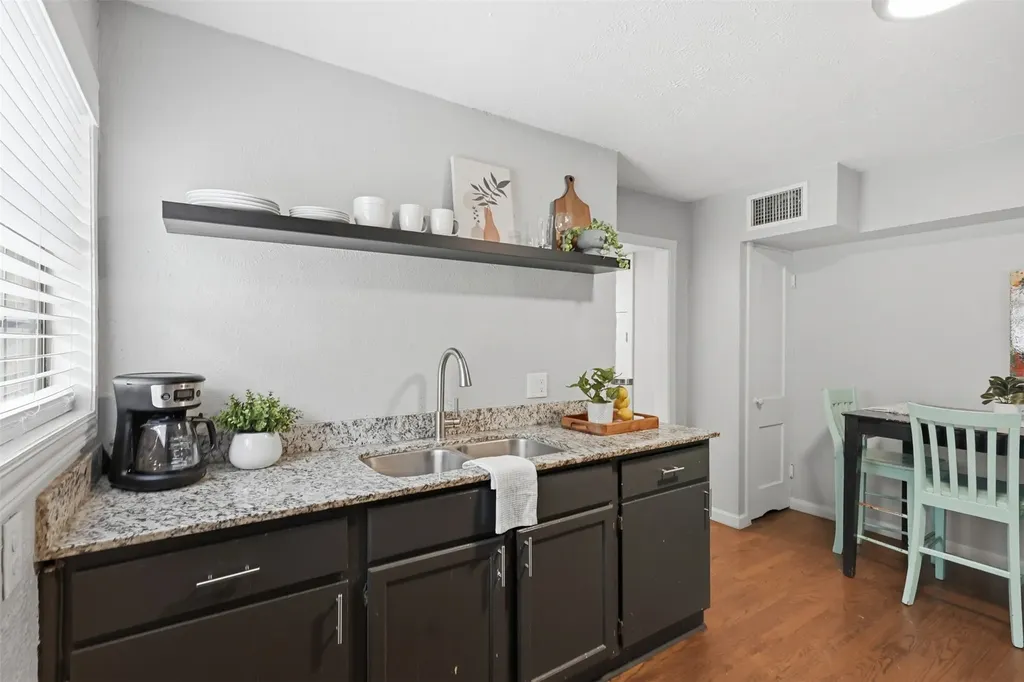 610 Winston Street Dallas TX 75208