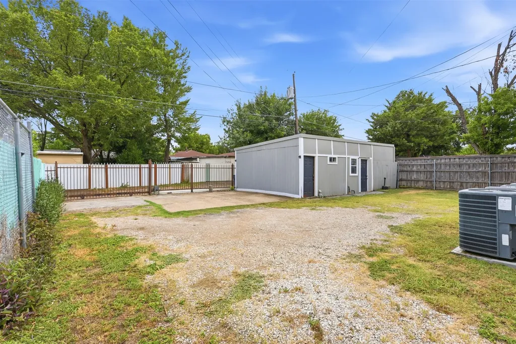 610 Winston Street Dallas TX 75208