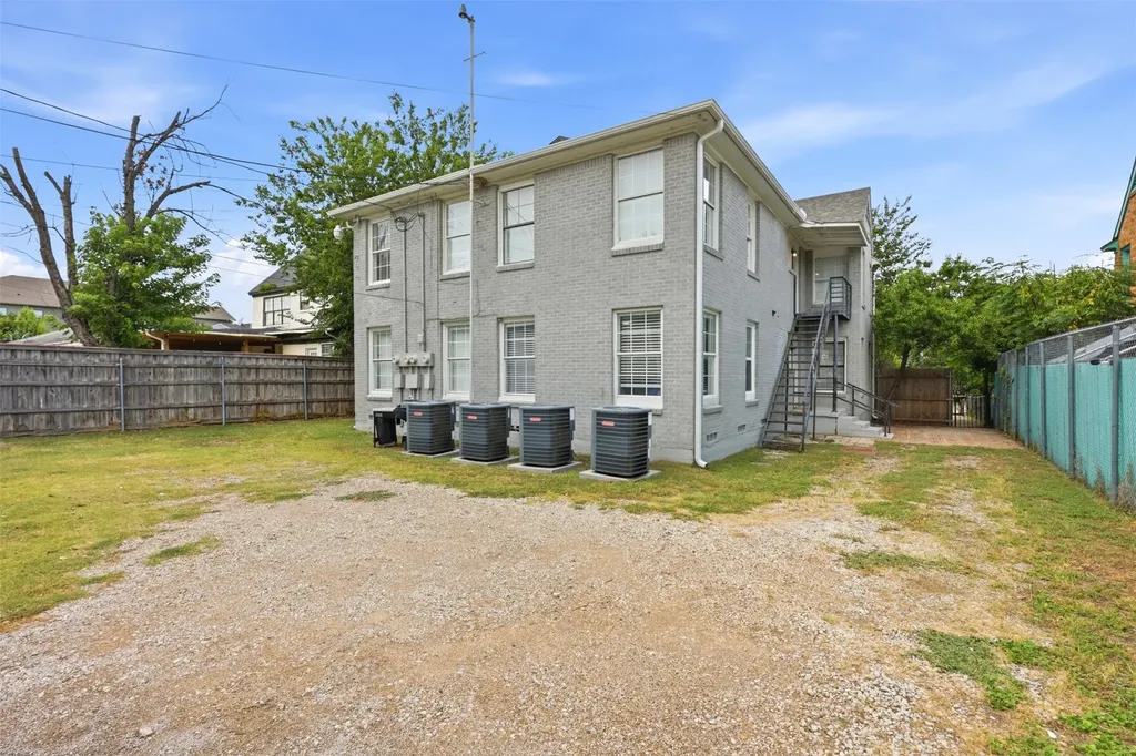 610 Winston Street Dallas TX 75208