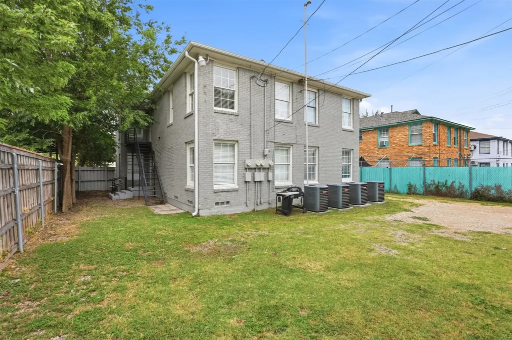 610 Winston Street Dallas TX 75208