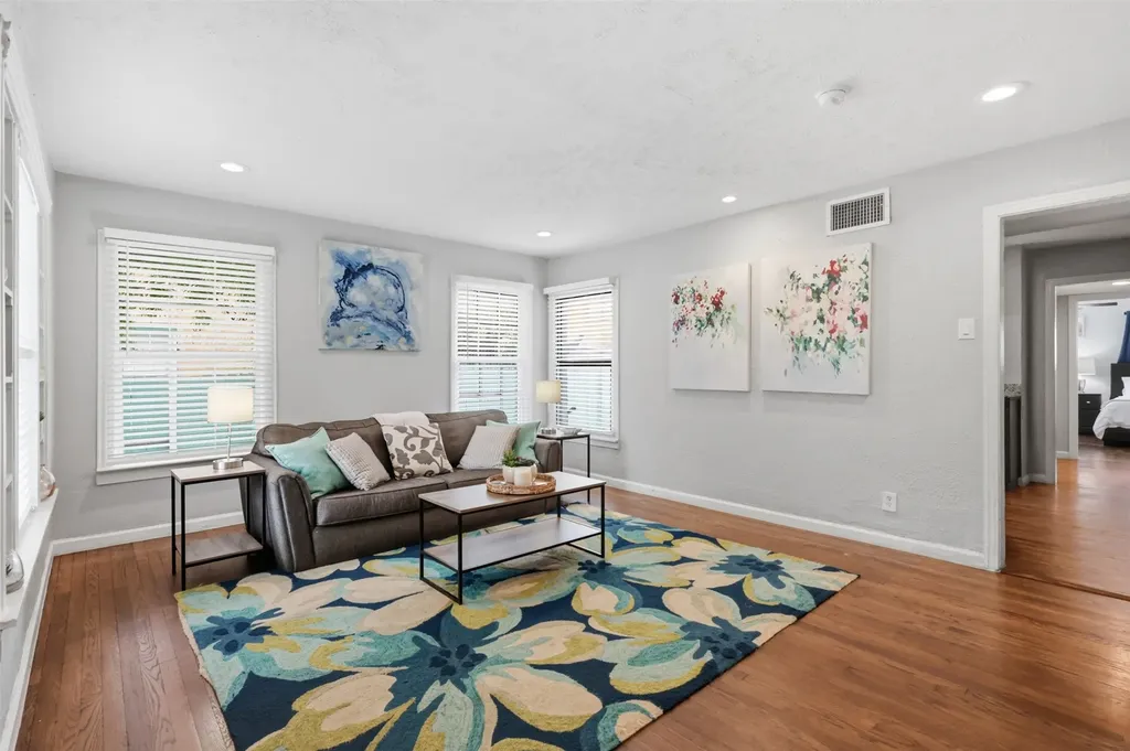 610 Winston Street Dallas TX 75208