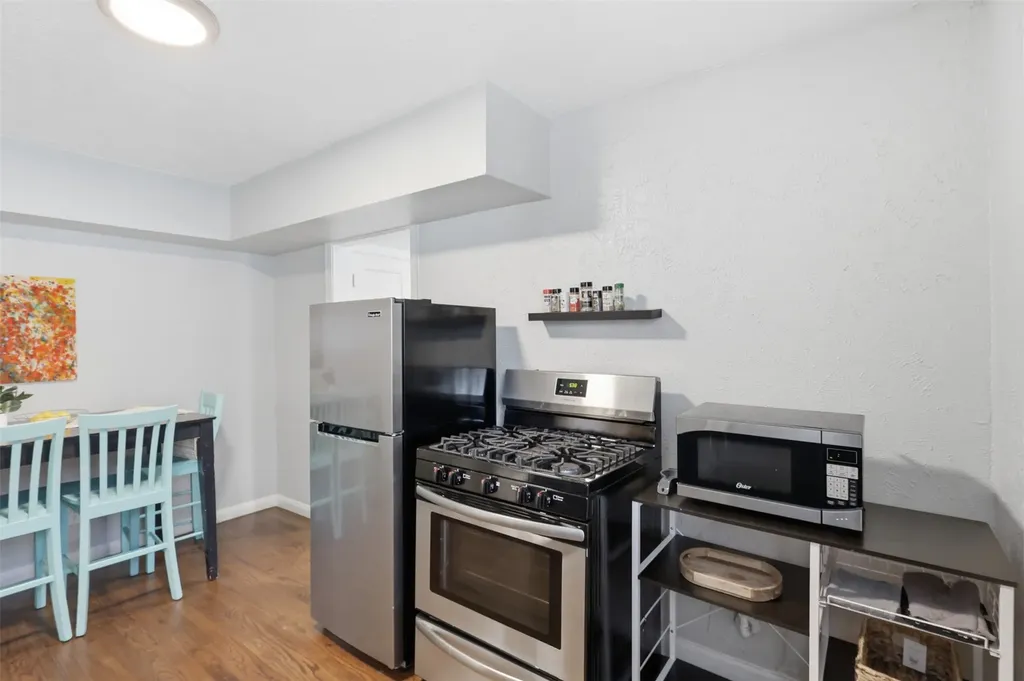 610 Winston Street Dallas TX 75208