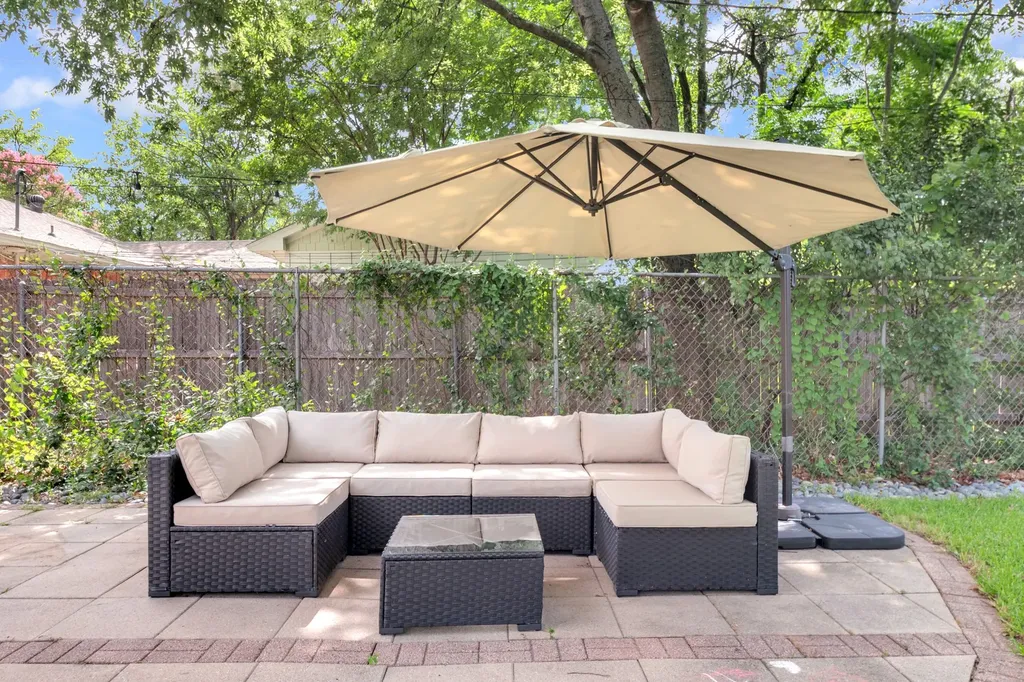 1815 Oates Drive Dallas TX 75228