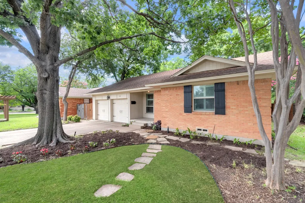 1815 Oates Drive Dallas TX 75228