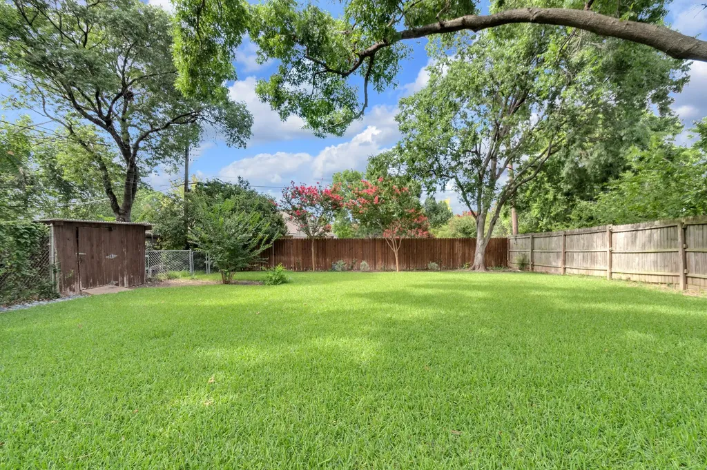 1815 Oates Drive Dallas TX 75228