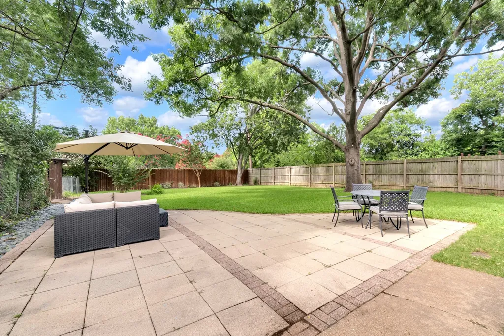 1815 Oates Drive Dallas TX 75228