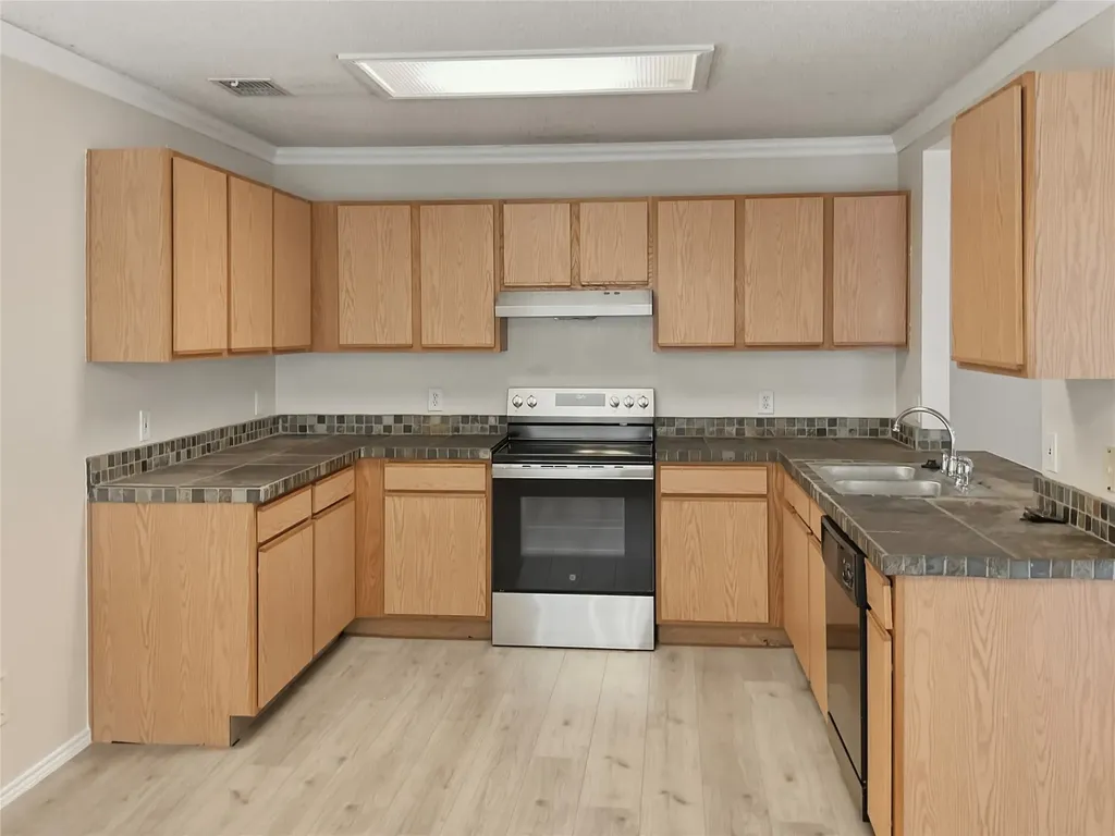 10112 Chapel Glen Terrace Fort Worth TX 76116