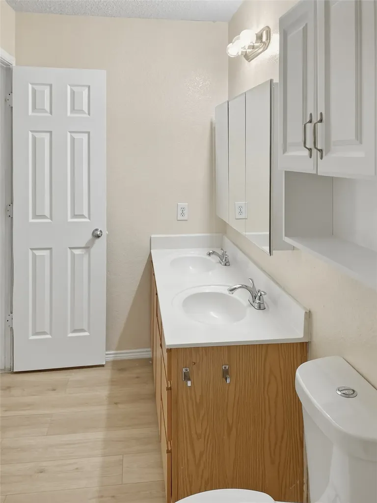 10112 Chapel Glen Terrace Fort Worth TX 76116