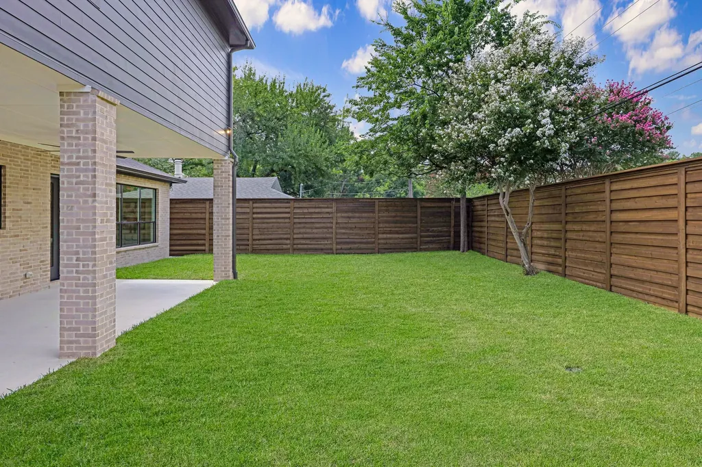 9621 Lanward Drive Dallas TX 75238
