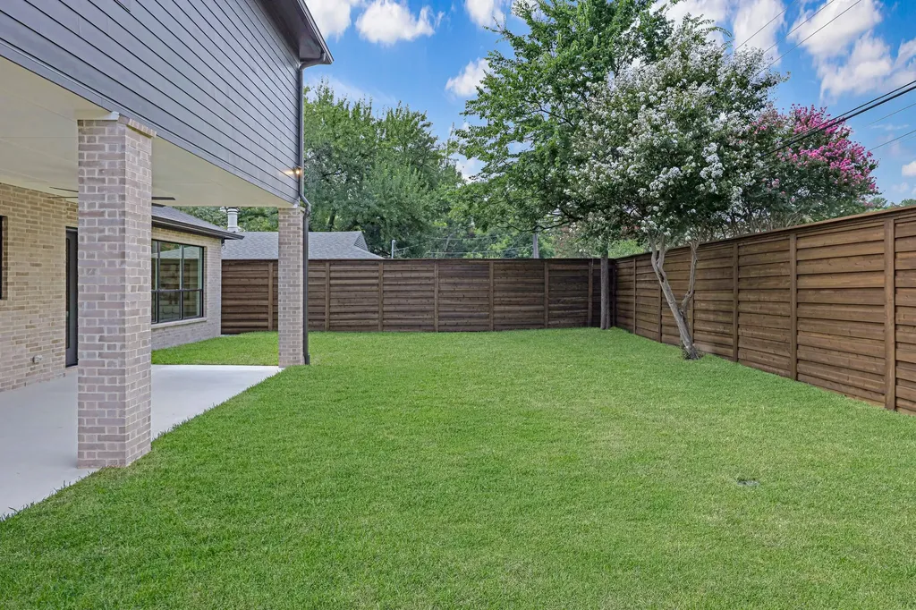 9621 Lanward Drive Dallas TX 75238