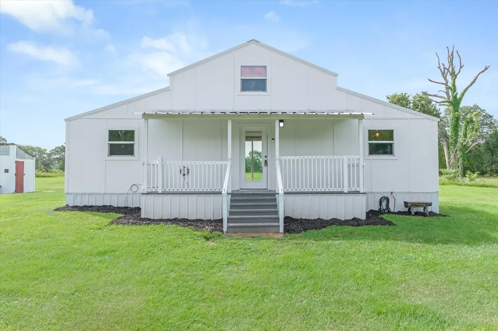 1083 Vz County Road 1319 Grand Saline TX 75140