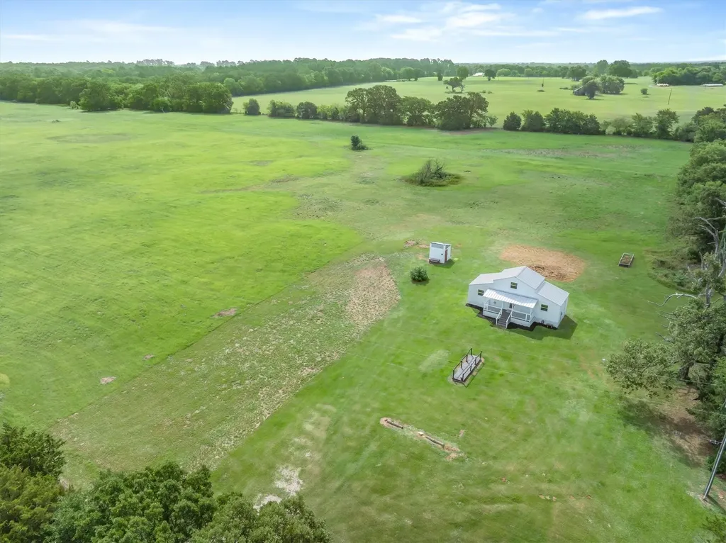 1083 Vz County Road 1319 Grand Saline TX 75140
