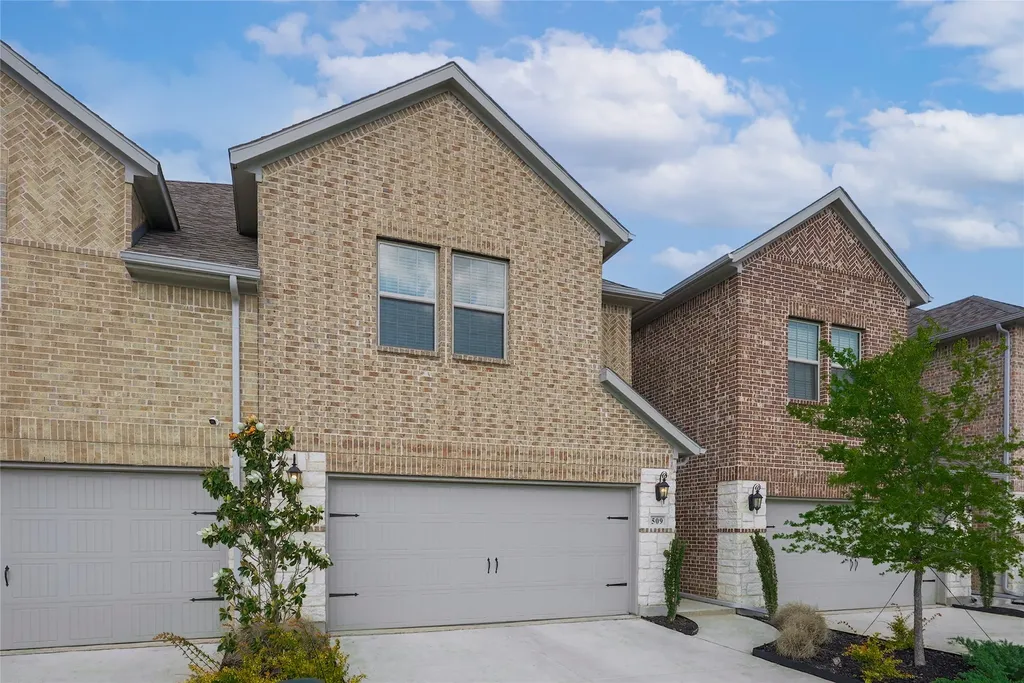 509 Hutchinson Lane Lewisville TX 75077