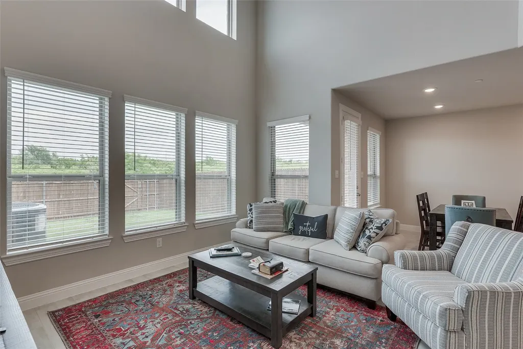 509 Hutchinson Lane Lewisville TX 75077