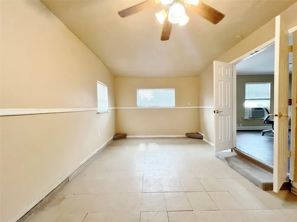 4236 Comanche Street Fort Worth TX 76119