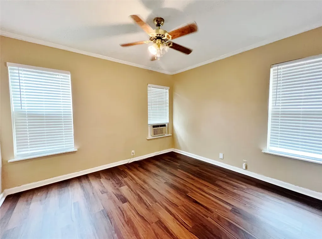 4236 Comanche Street Fort Worth TX 76119