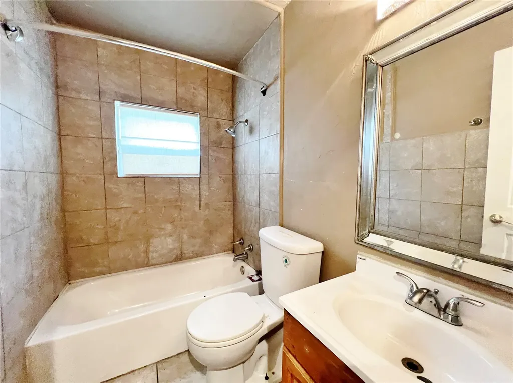 4236 Comanche Street Fort Worth TX 76119