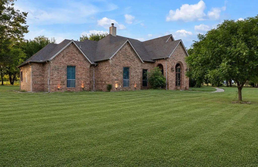 7777 County Road 272 Terrell TX 75160