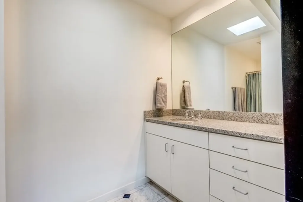 4122 Travis Street Dallas TX 75204