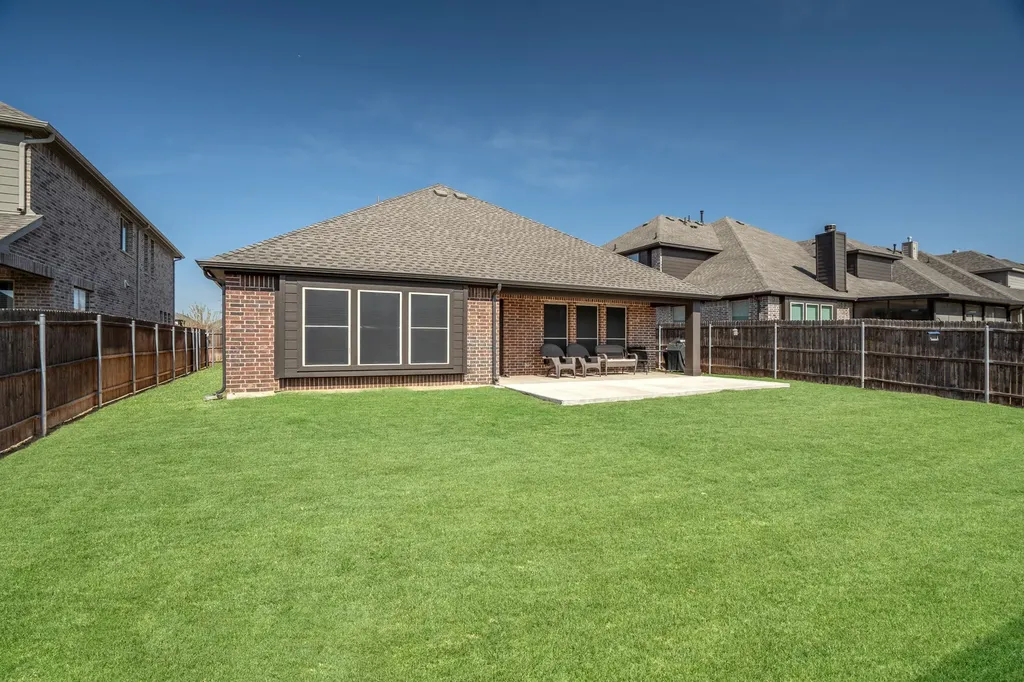 2761 Lisa Maria Street Burleson TX 76028