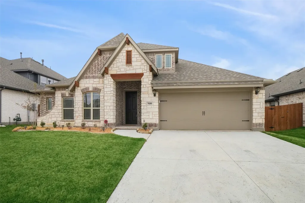 9100 Amistad Lane Denton TX 76226