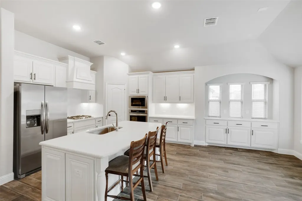 9100 Amistad Lane Denton TX 76226