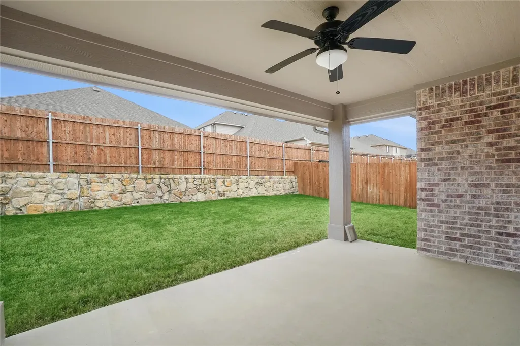 9100 Amistad Lane Denton TX 76226