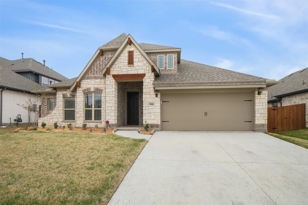 9100 Amistad Lane Denton TX 76226