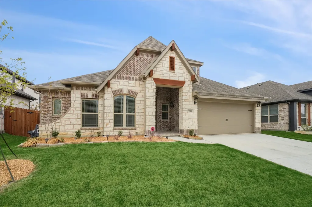 9100 Amistad Lane Denton TX 76226