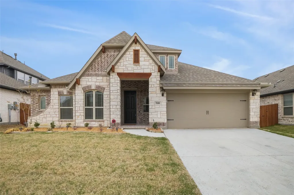 9100 Amistad Lane Denton TX 76226
