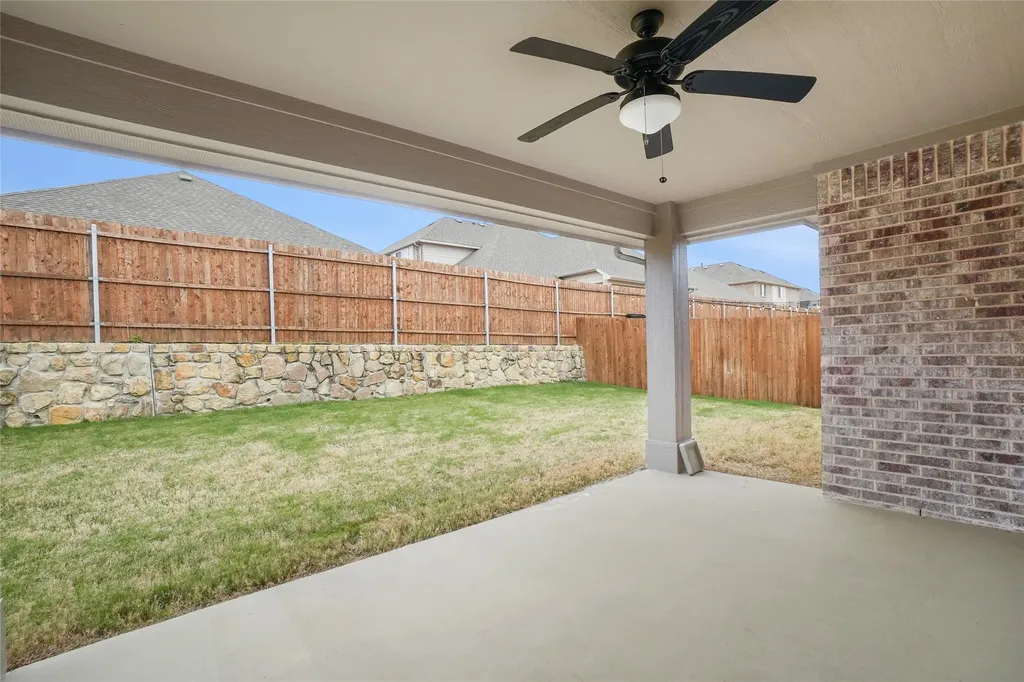 9100 Amistad Lane Denton TX 76226