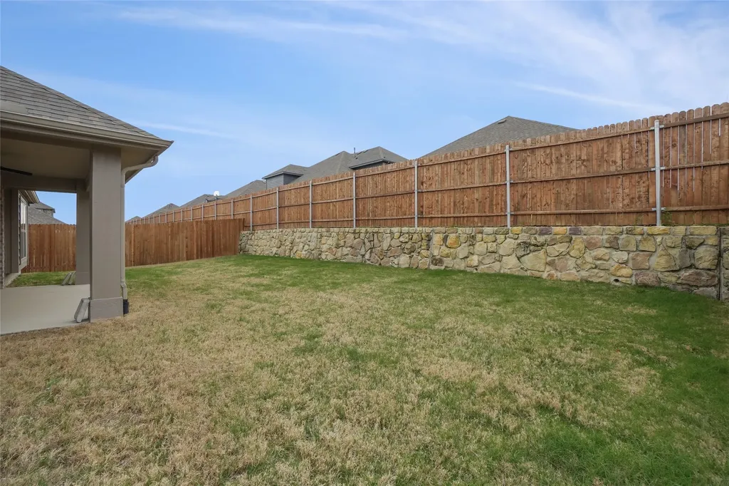9100 Amistad Lane Denton TX 76226