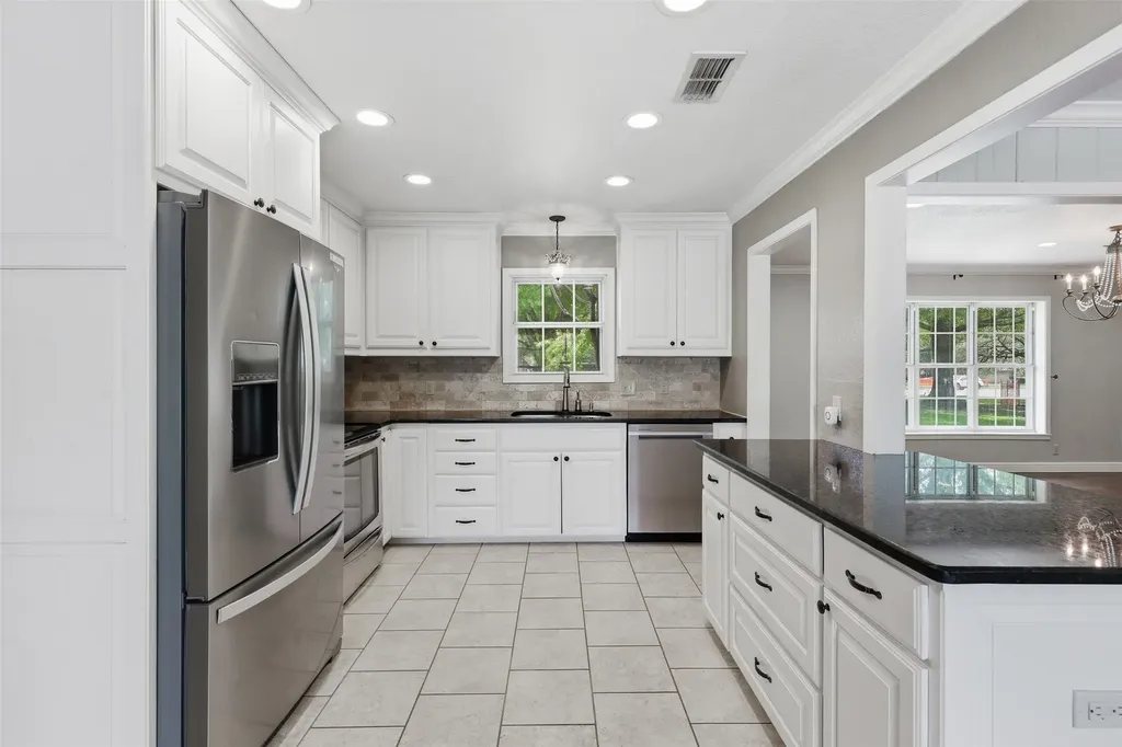 908 W Westhill Drive Cleburne TX 76033