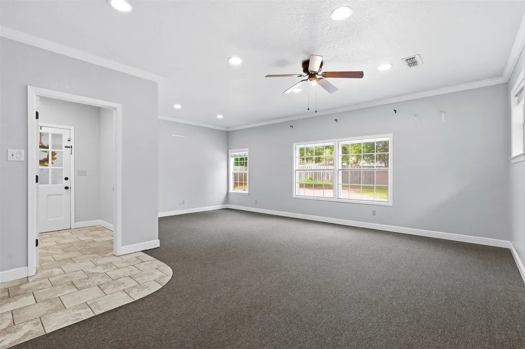 908 W Westhill Drive Cleburne TX 76033