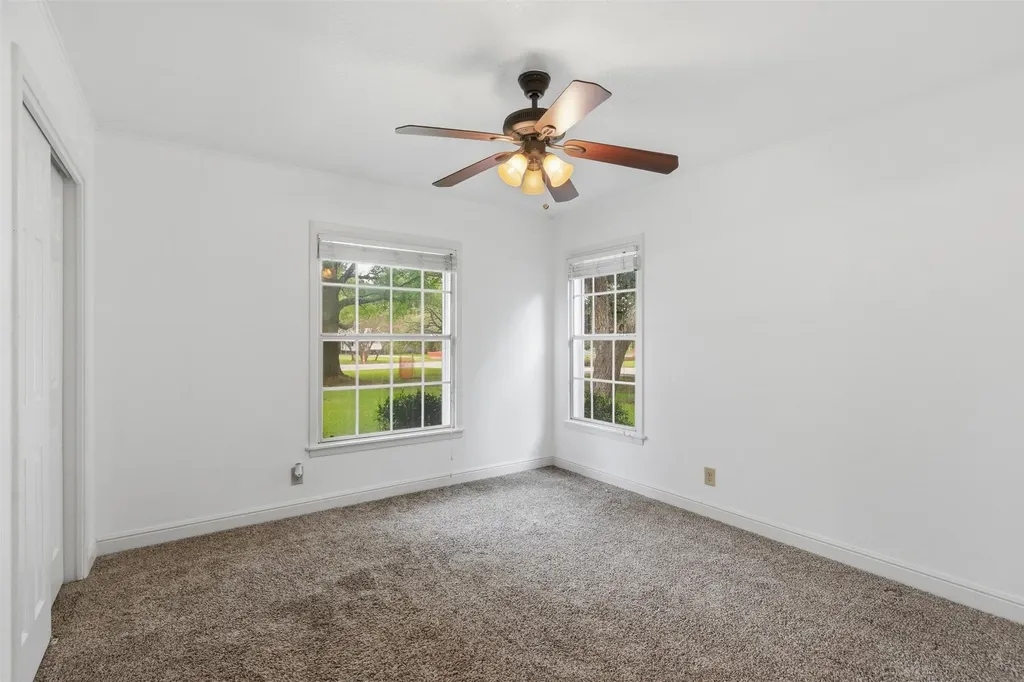 908 W Westhill Drive Cleburne TX 76033