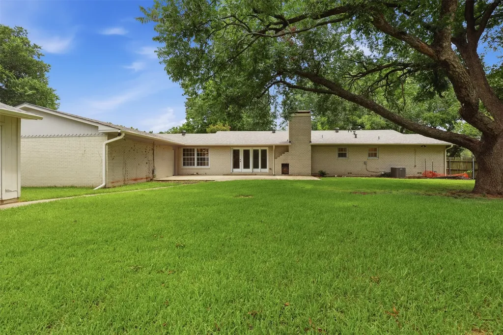 908 W Westhill Drive Cleburne TX 76033