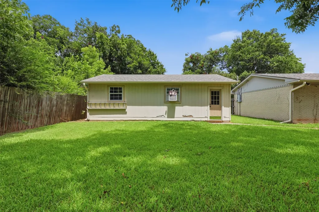 908 W Westhill Drive Cleburne TX 76033