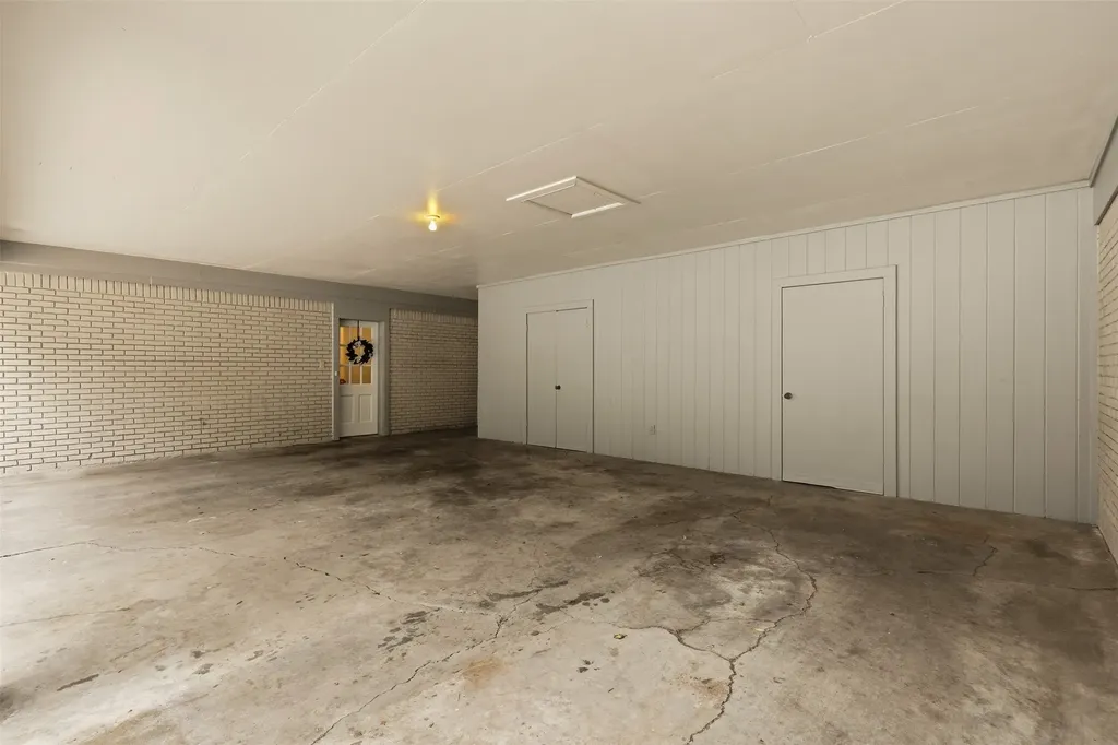 908 W Westhill Drive Cleburne TX 76033