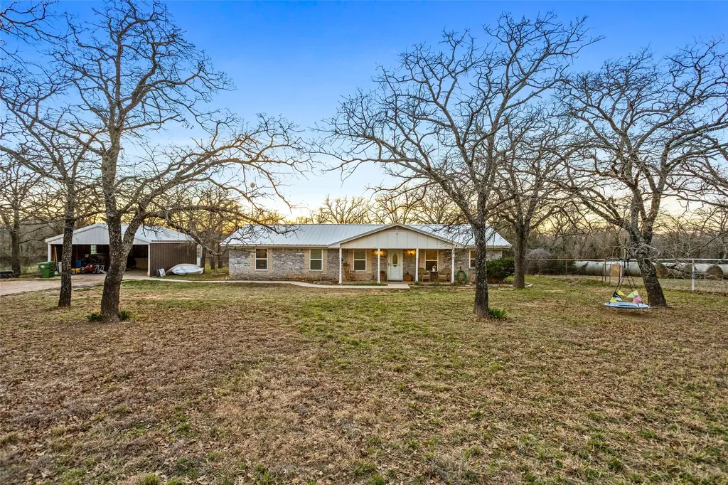 241 County Road 3689 Paradise TX 76073