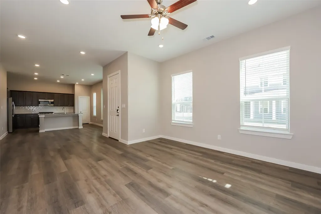 831 Feather Thorn Drive Arlington TX 76005