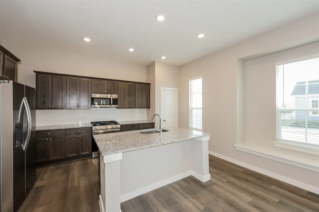 831 Feather Thorn Drive Arlington TX 76005