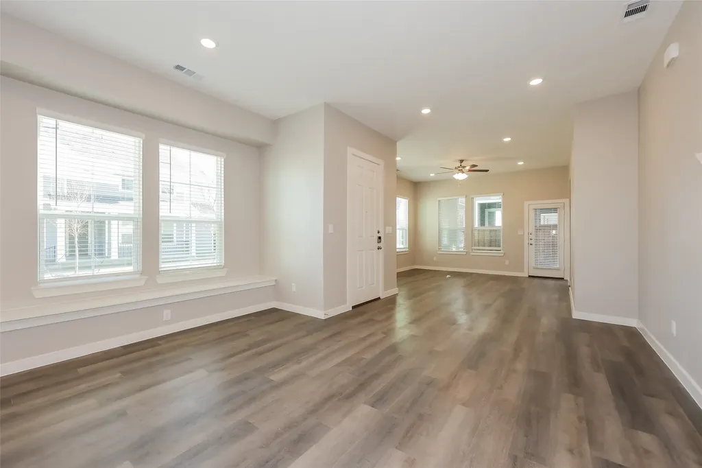 831 Feather Thorn Drive Arlington TX 76005