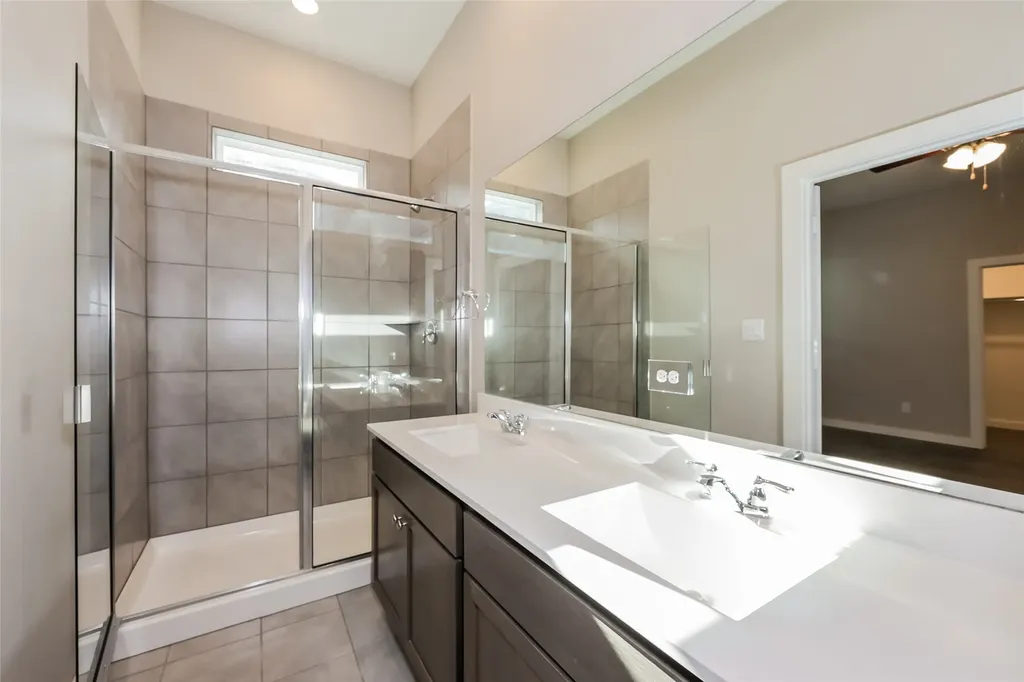 831 Feather Thorn Drive Arlington TX 76005